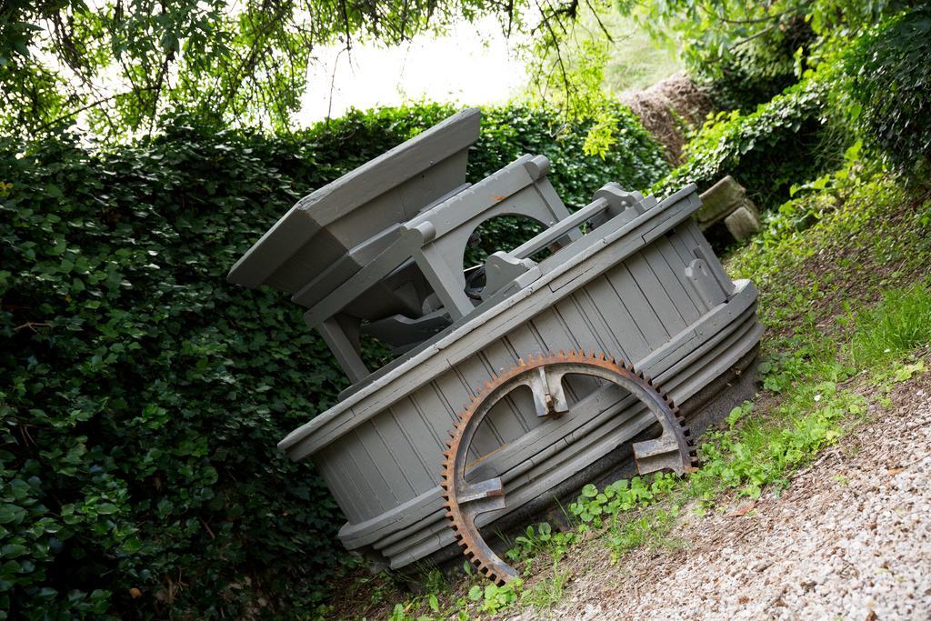 Le Moulin De Valaurie Hotel ภายนอก รูปภาพ
